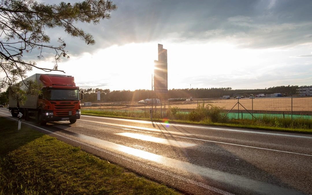 Negatywny wpływ Pakietu Mobilnosci na branżę transportową